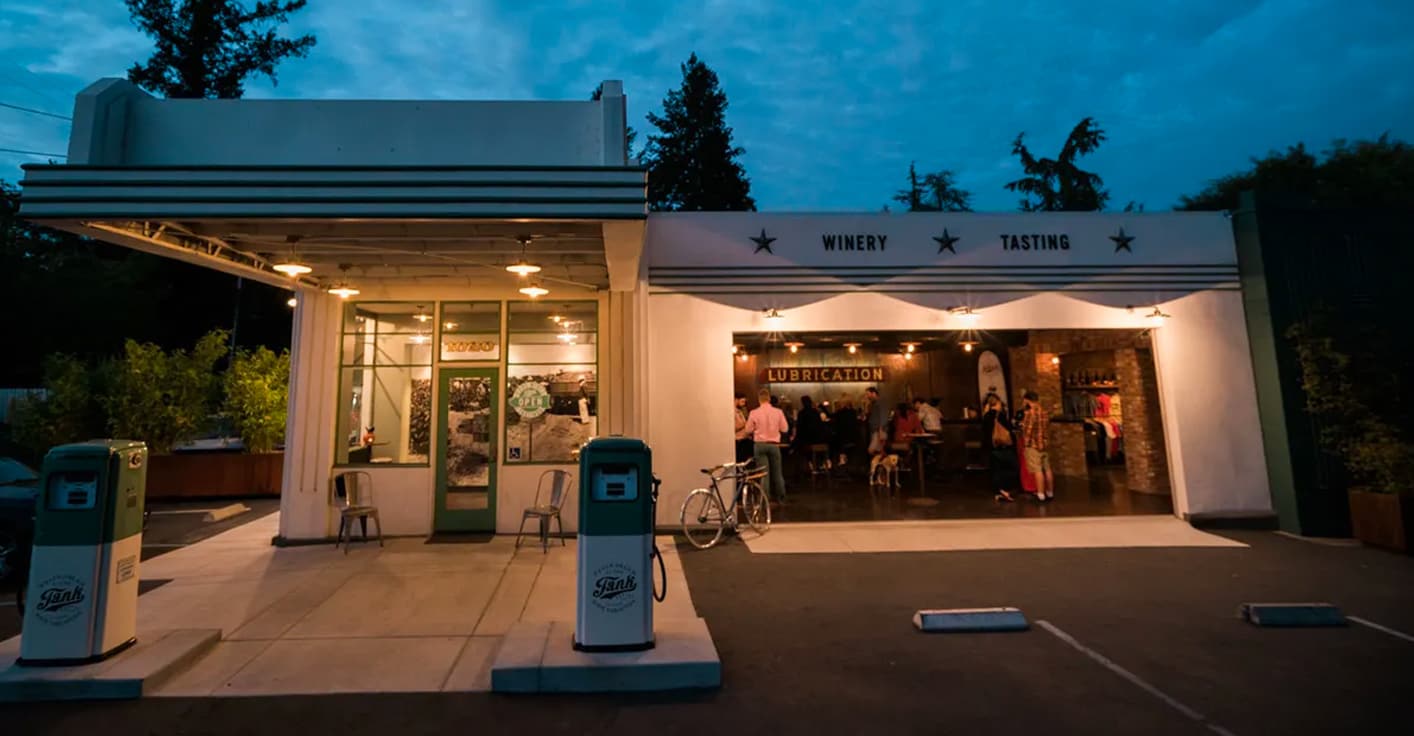 BMD Design / Logo / Tank Garage Winery